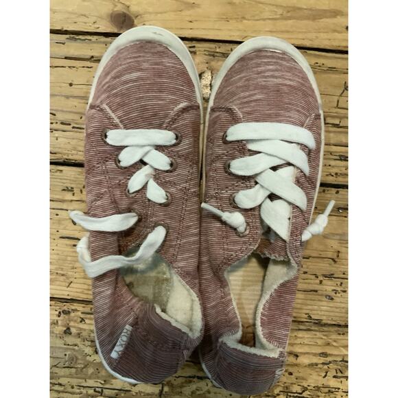 Roxy Women’s Size 7.5 Red Striped Bayshore III Slip-on Sneakers - Picture 1 of 6